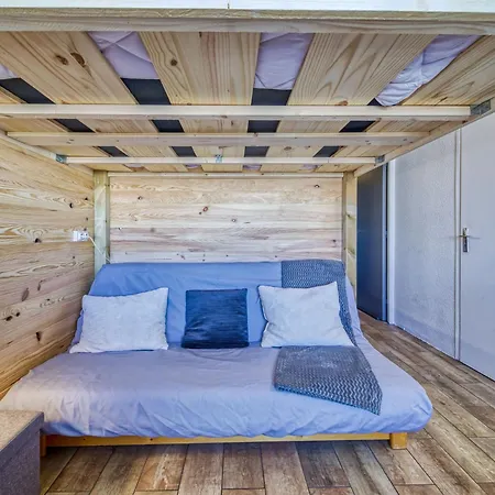 Soyouz Vanguard-100 By Interhome